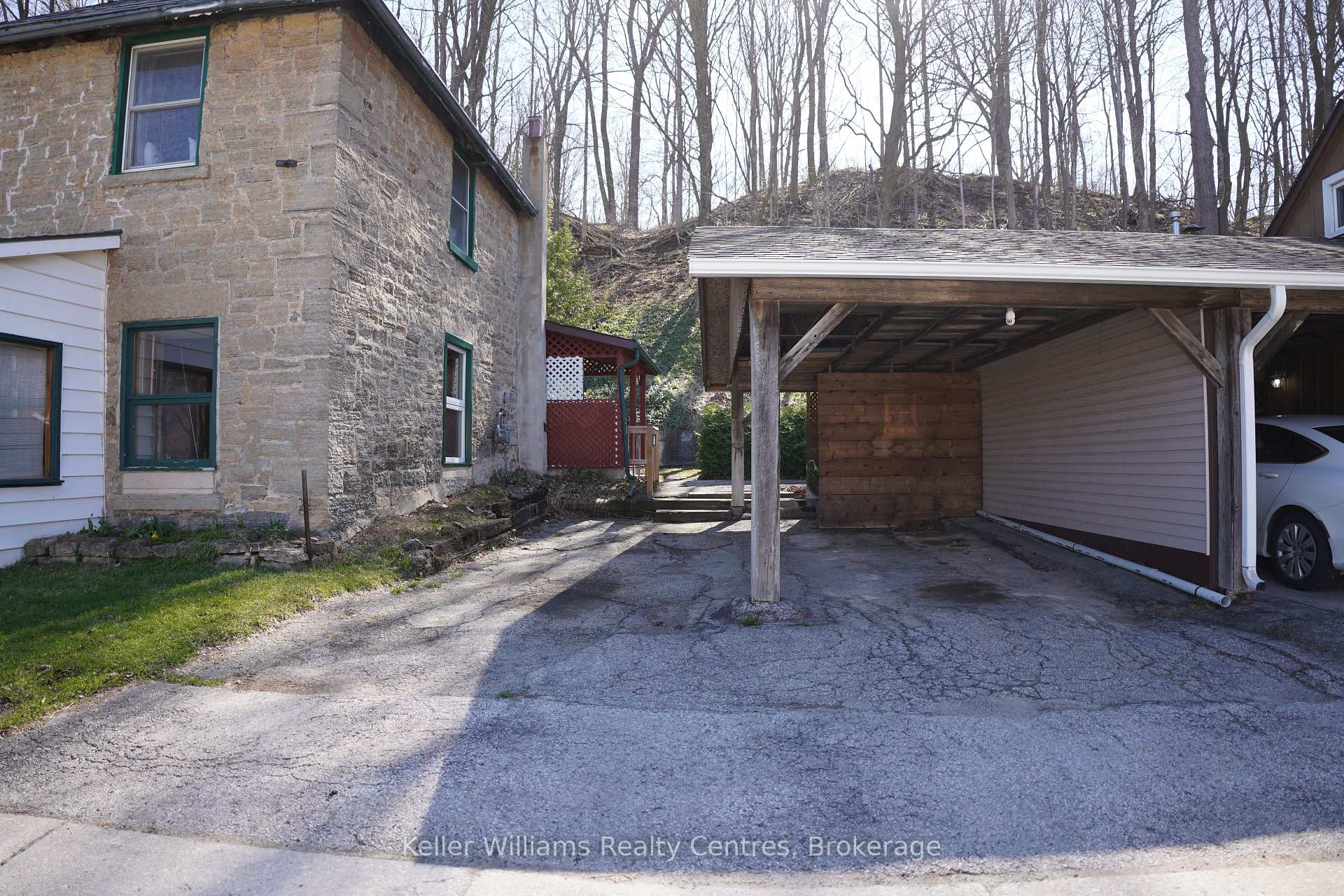 1671 4th Avenue E, Owen Sound — photo 5 of 5