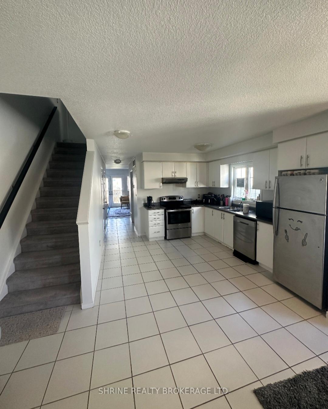 3200 Singleton Avenue 47, London South — photo 3 of 5
