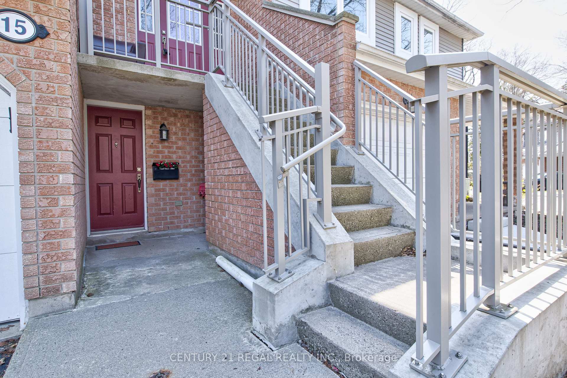 310 Christopher Drive 15, Cambridge — photo 2 of 5