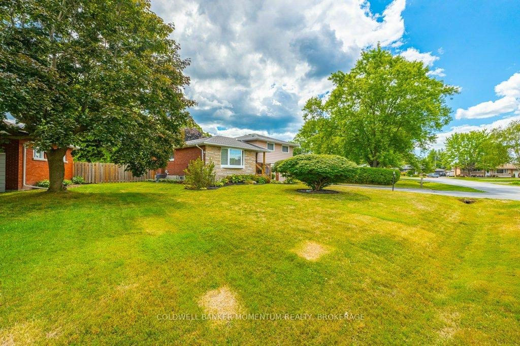 86 Crescent Drive, Welland — photo 2 of 5