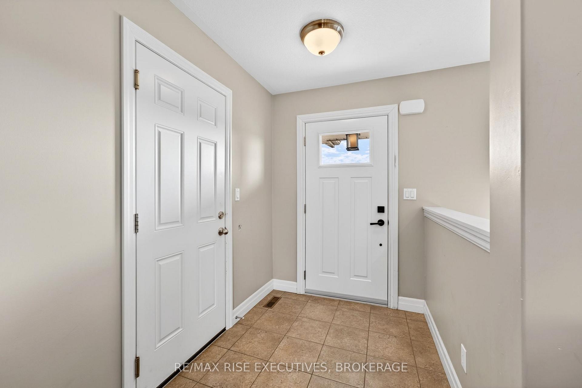 44 Tessa Boulevard, Belleville — photo 3 of 5