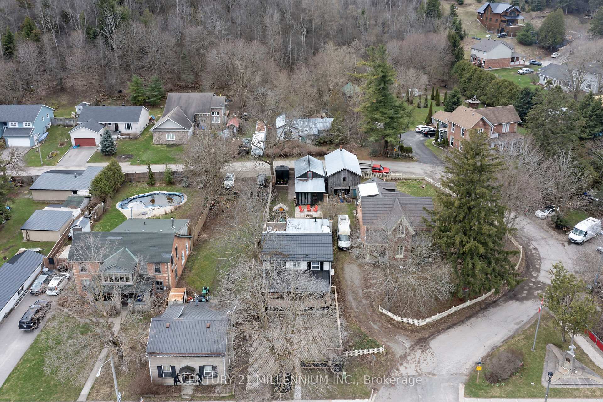 34 Main Street, Erin — photo 2 of 5