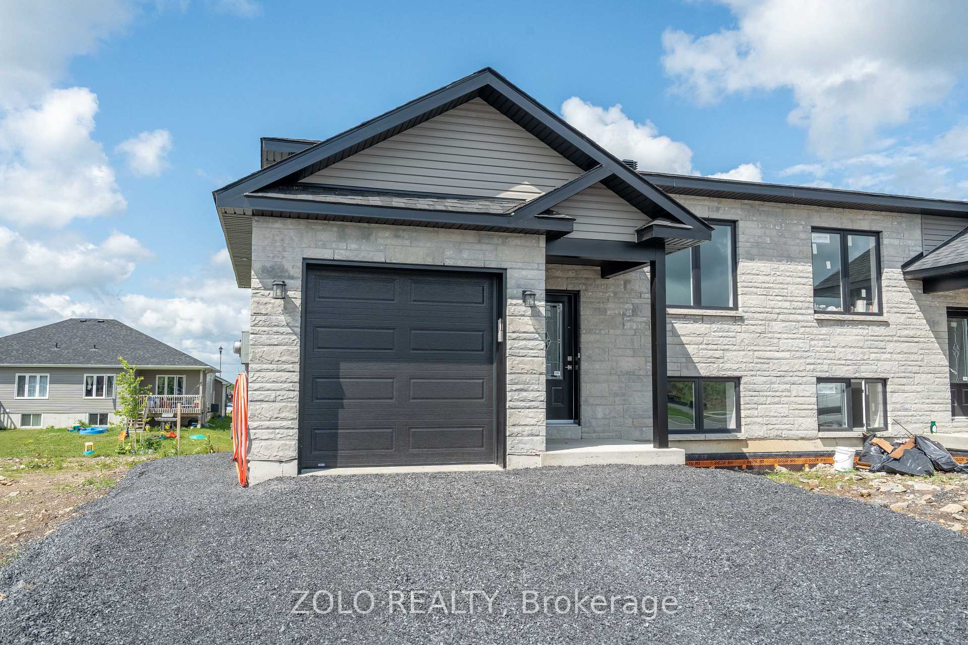 221/221A Ruby Drive, Cornwall, ON K6H 0J9