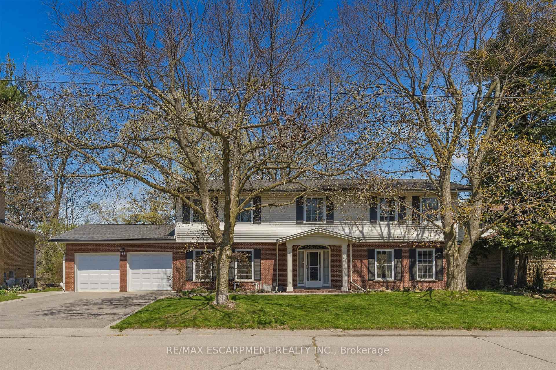 88 BERTRAM Drive, Hamilton, ON L9H 4T7
