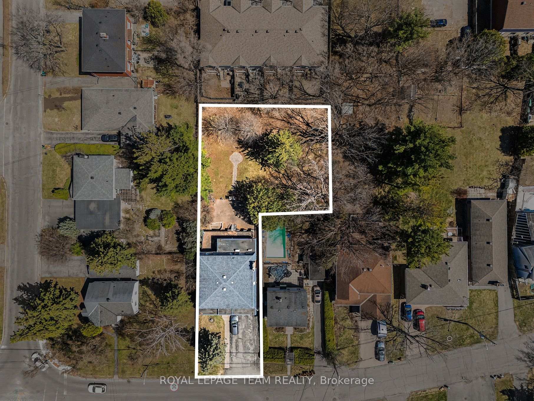 429 E Ancaster Avenue E, Woodroffe, ON K2B 5B6