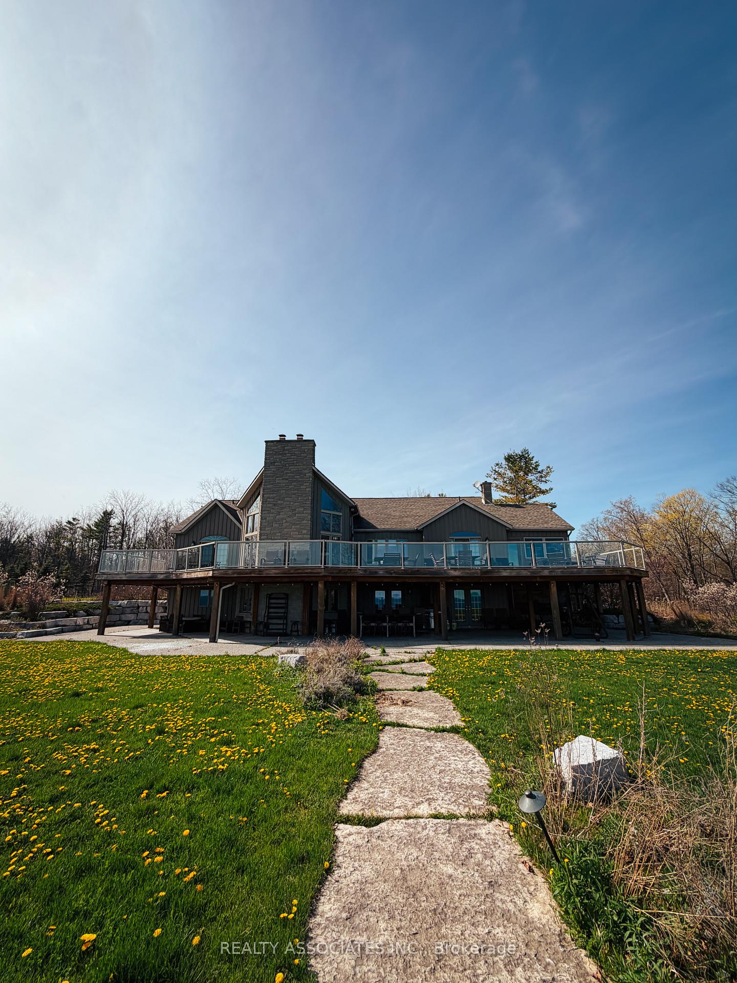 2720 Front Road, Norfolk, ON N0E 1W0