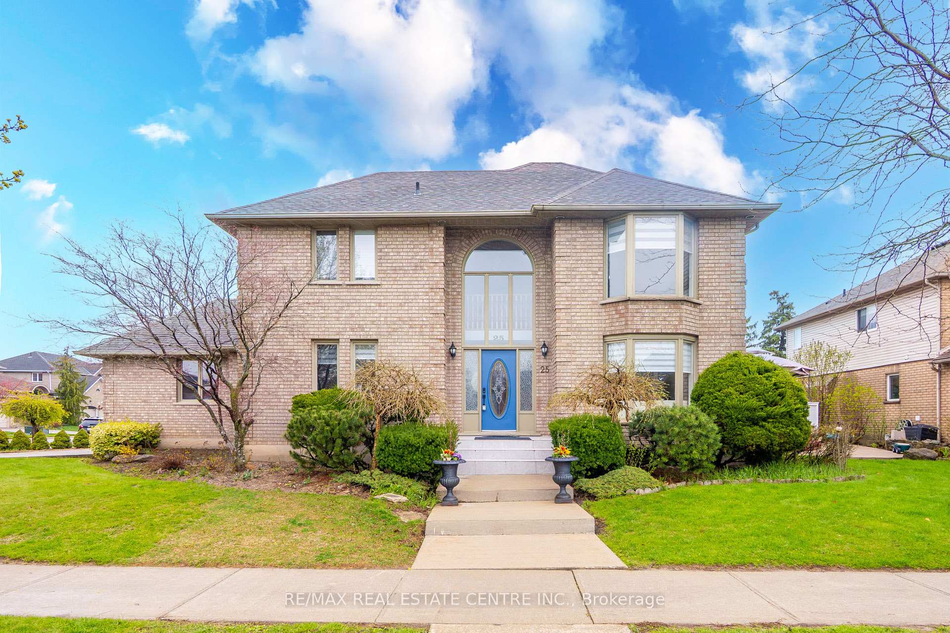 25 Highbury Drive, Hamilton, ON L8J 2T3