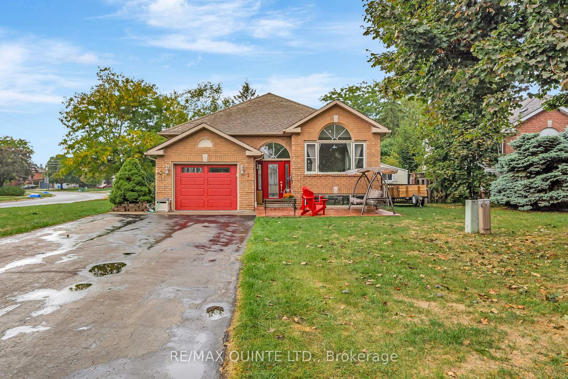 2 Marchmont Place, Belleville, ON K8P 5E4
