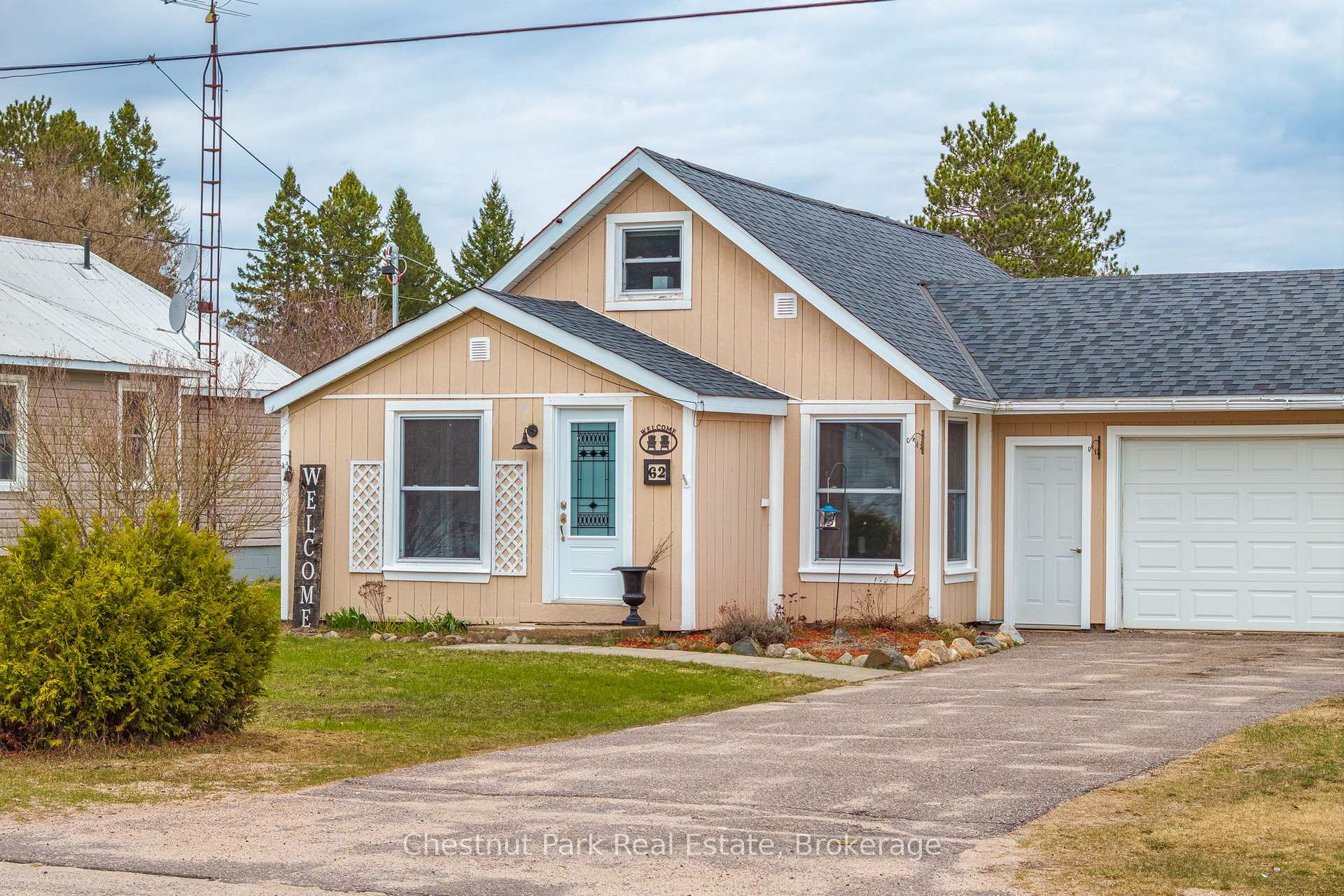 62 Riverside Avenue, South River, ON P0A 1X0