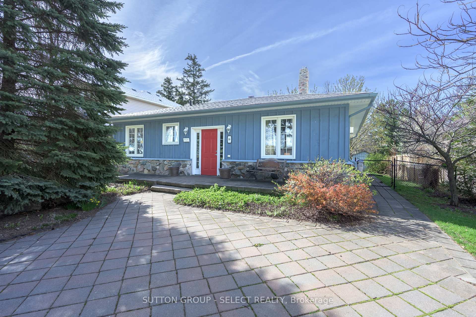 99 Duchess Avenue, Lucan Biddulph, ON N0M 2J0