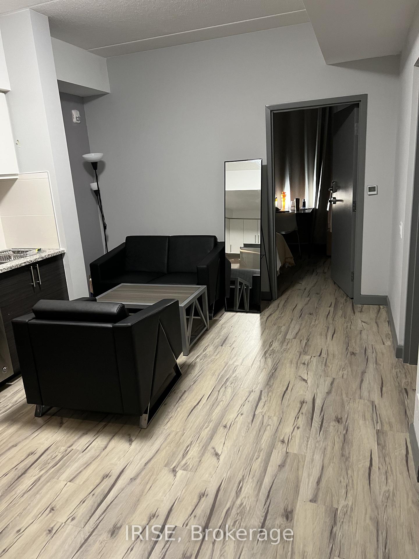 77 LELAND Street 201, Hamilton, ON L8S 3A1