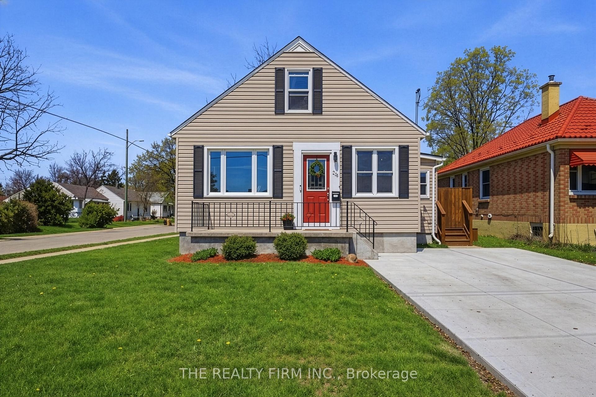 216 Thompson Road, London South, ON N5Z 2Z1