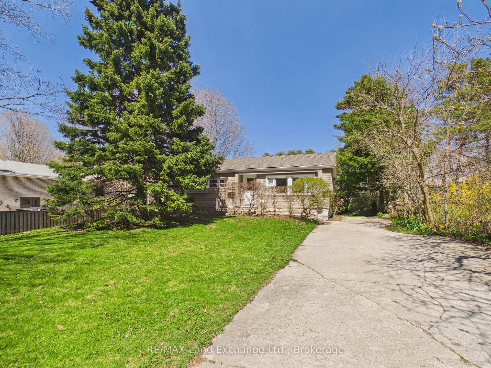 381 Nelson Street, Kincardine, ON N2Z 1X7
