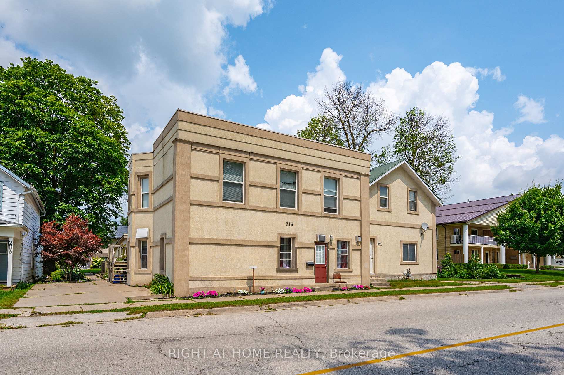 213 Main Street E, Minto, ON N0G 2P0