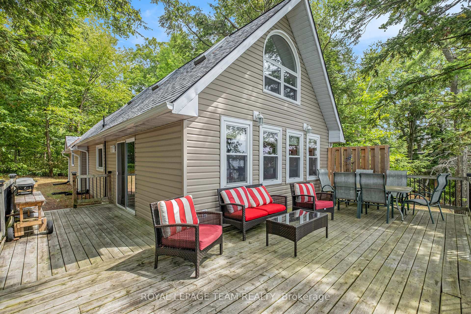 18 O9 Road, Rideau Lakes, ON K0G 1L0