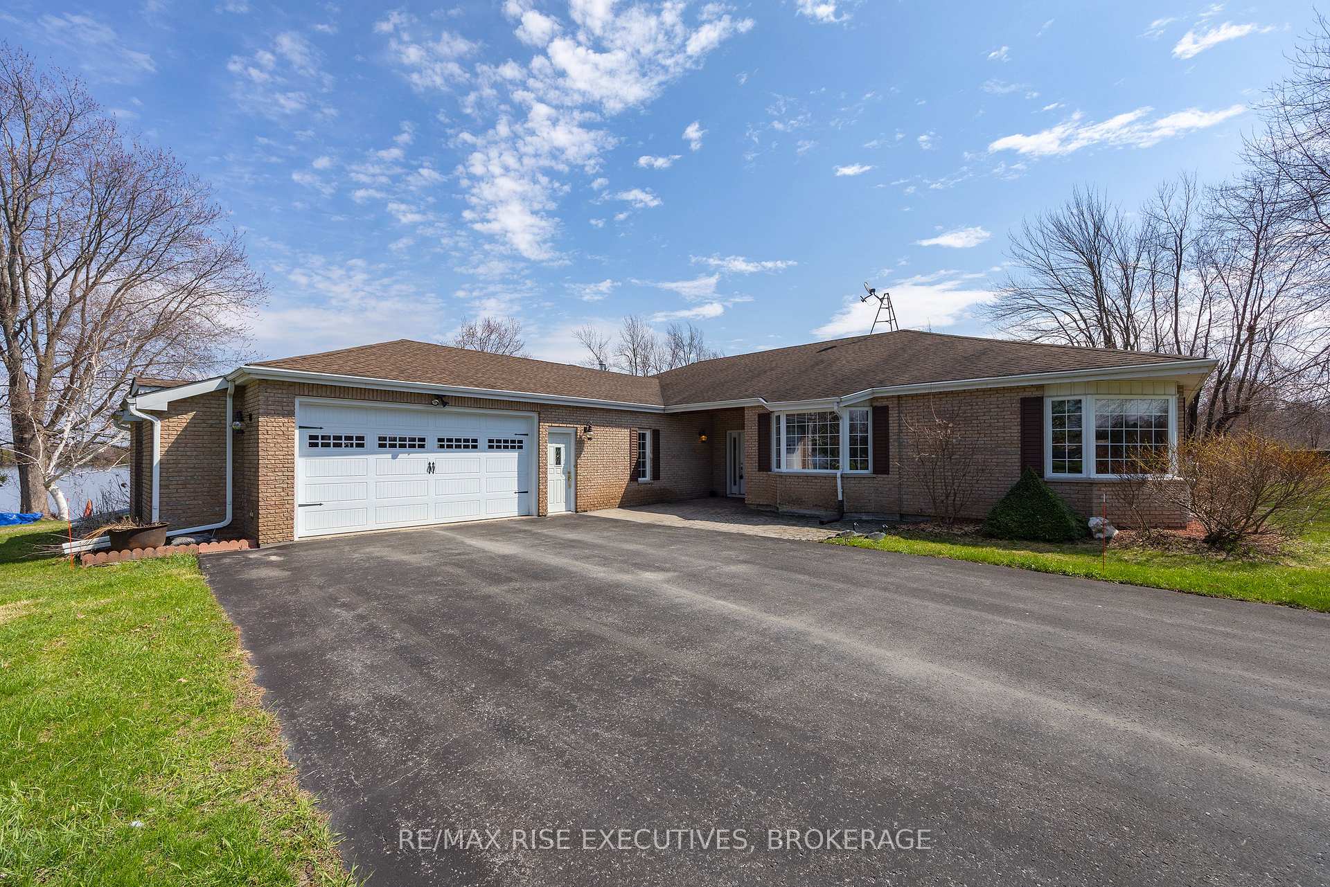 5054 Lower Round Lake Road, Frontenac, ON K0H 1H0