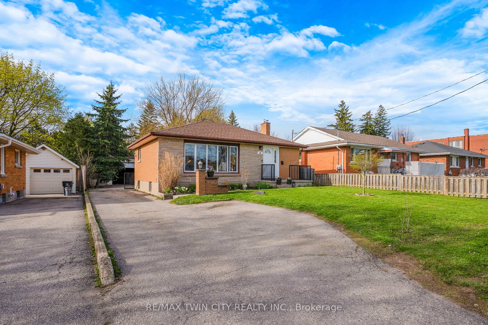 36 Hilltop Drive, Cambridge, ON N1R 1T1