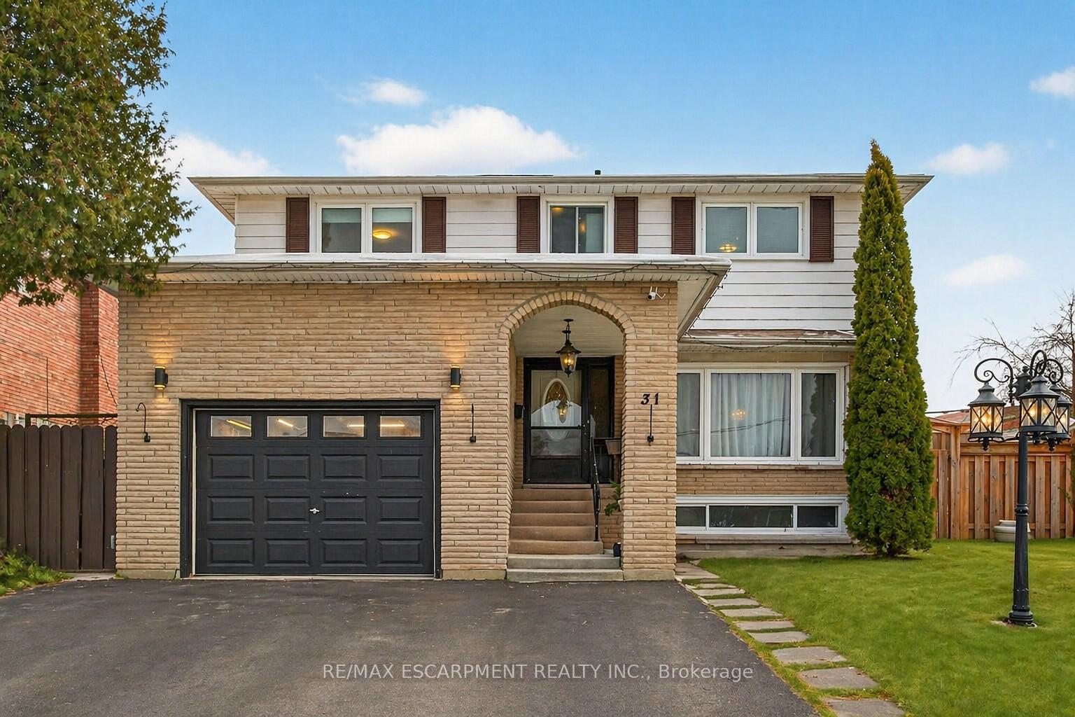 31 Maynard Street, Hamilton, ON L9B 1R9