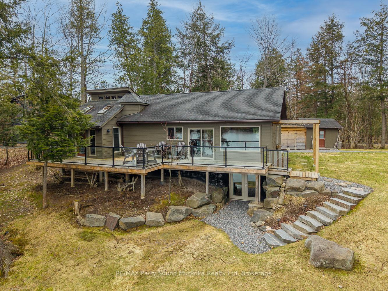 67 Sunnyshore Park Drive, McKellar, ON P2A 0B5