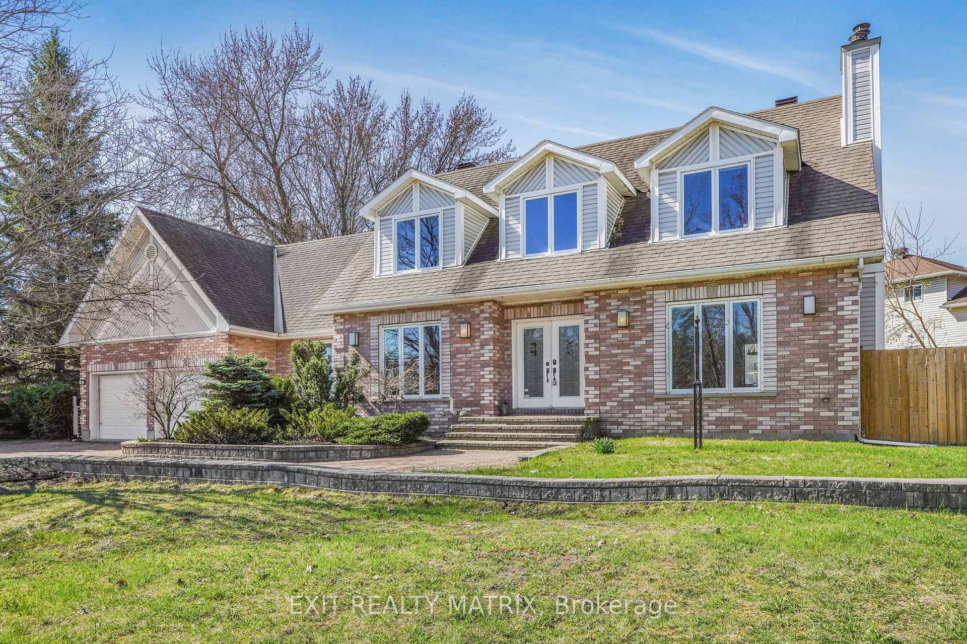 203 Montee Outaouais Road, Clarence-Rockland, ON K4K 1G2