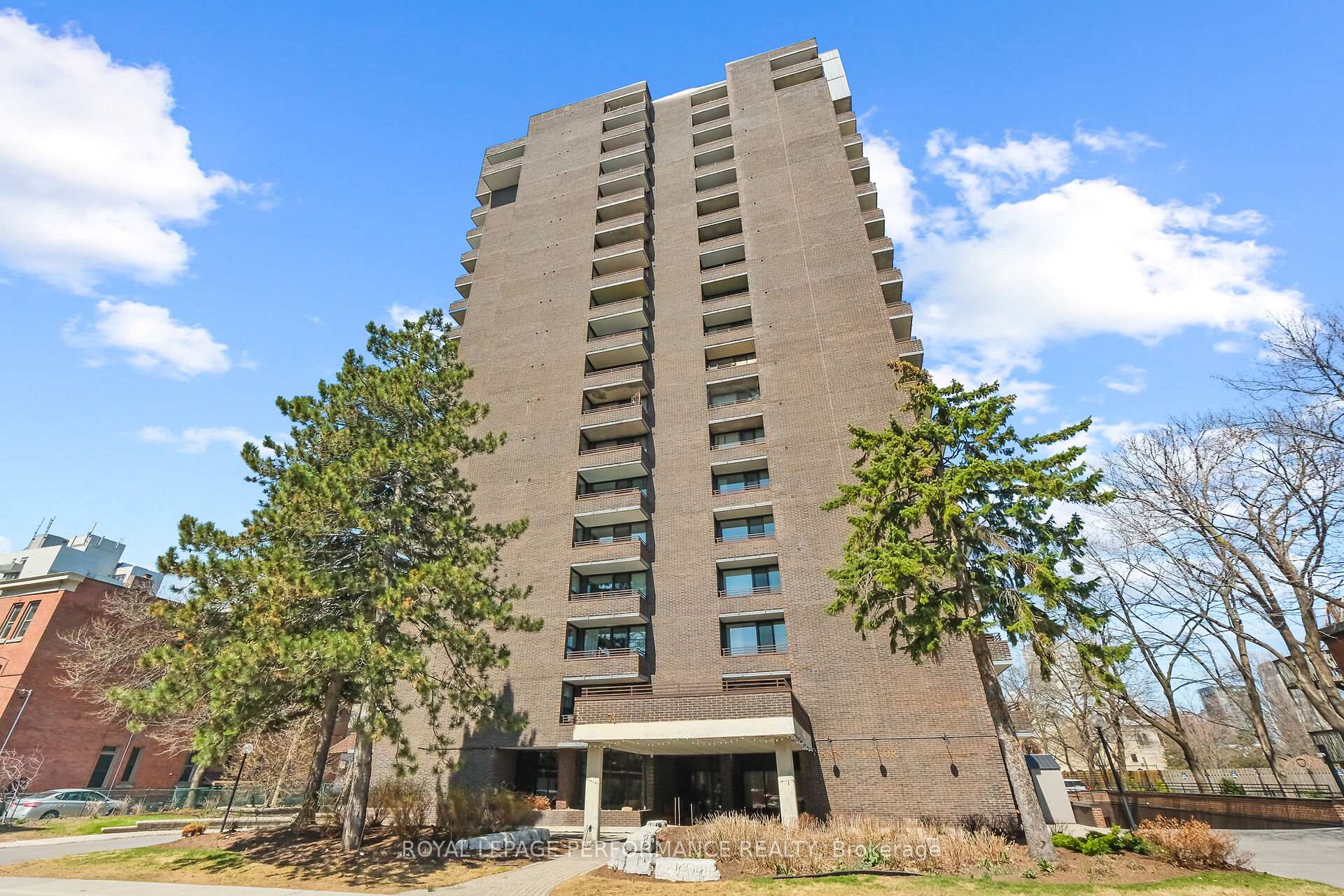 71 Somerset Street W 1003, Ottawa Centre, ON K2P 2G2