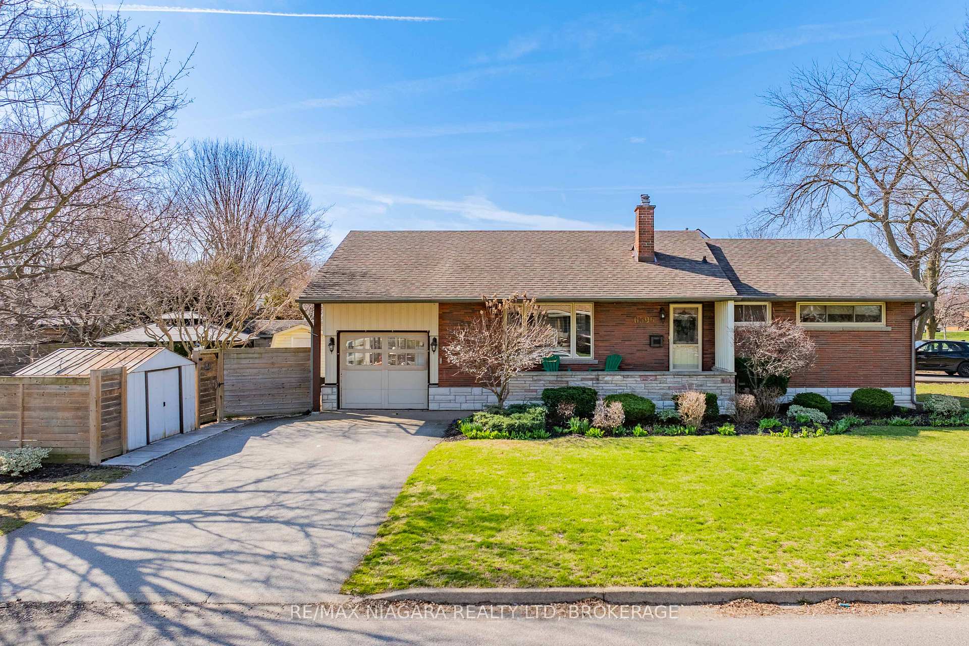 6596 HUGGINS Street, Niagara Falls, ON L2J 1H4