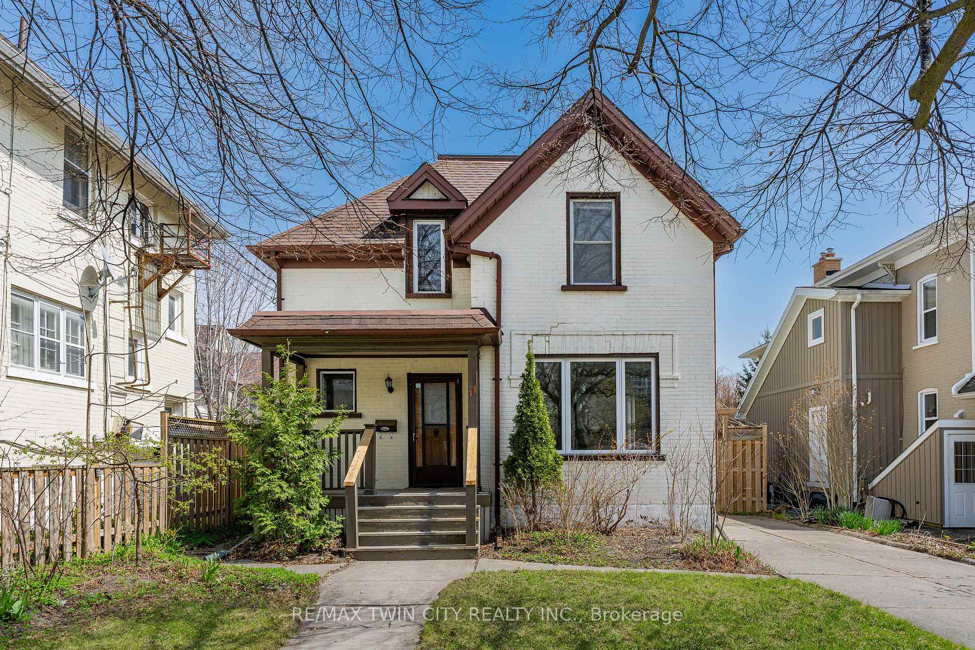 11 Heins Avenue, Kitchener, ON N2G 1Z7