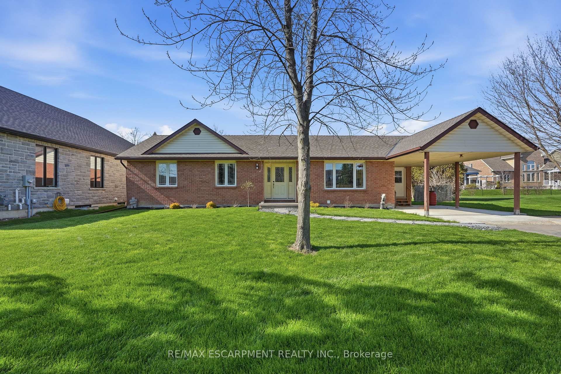 133 New Lakeshore Road S, Norfolk, ON N0A 1N3