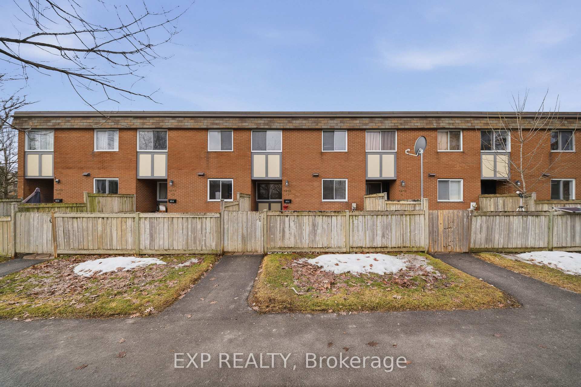1675 Heatherington Road 11, Hunt Club - South Keys and Area, ON K1V 8V8