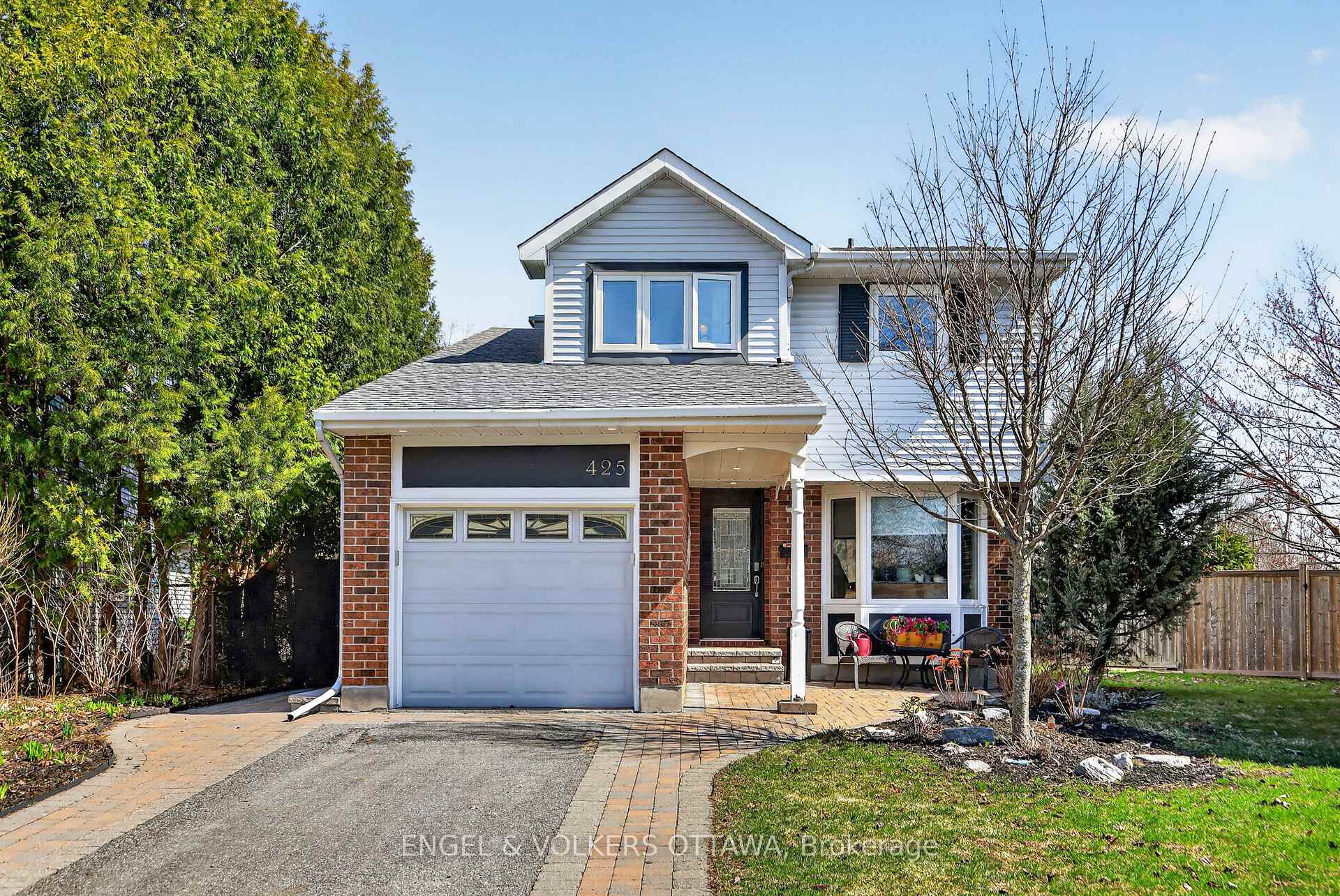 425 Tanager Bay N/A, Orleans - Cumberland and Area, ON K1E 2Z7