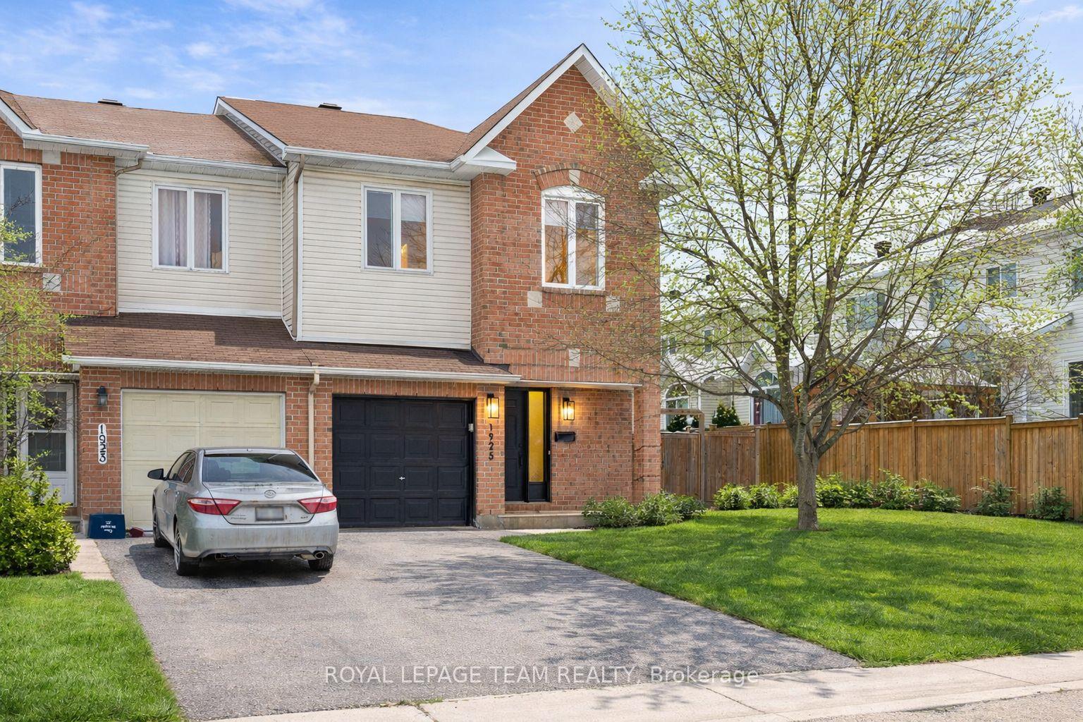 1925 WINDWOOD Place, Orleans - Convent Glen and Area, ON K1C 7K7