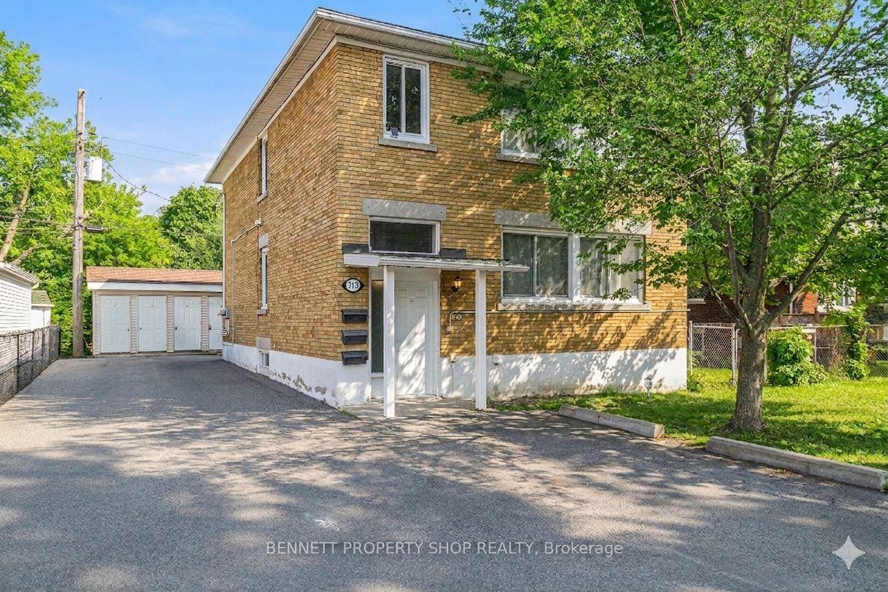 713 Morgan Street 1, Vanier and Kingsview Park, ON K1K 3M3