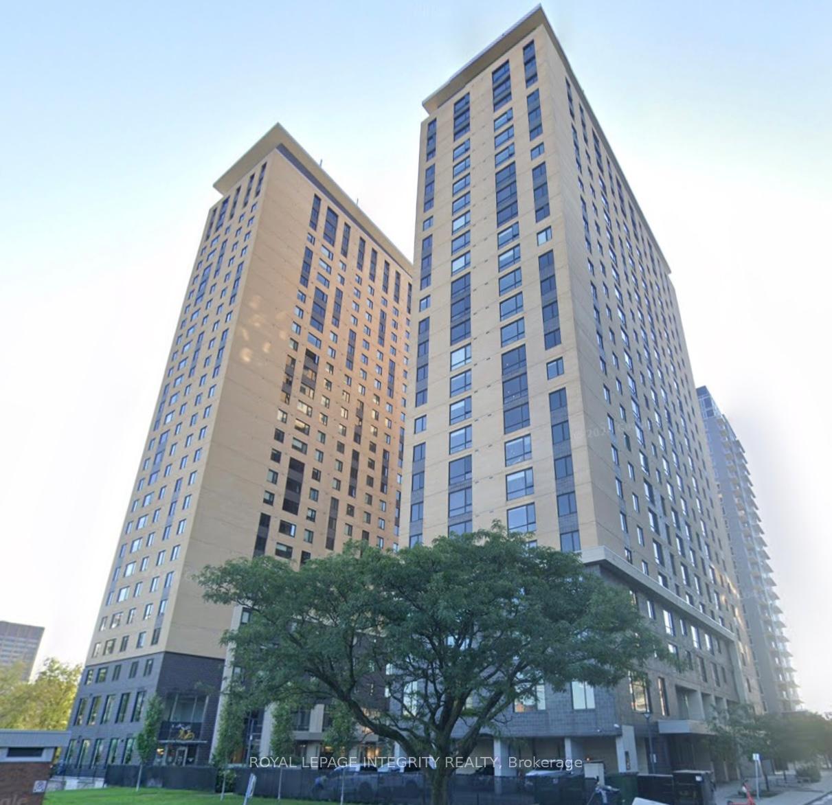 105 Champagne Avenue 2010, Dows Lake - Civic Hospital and Area, ON K1S 5E5