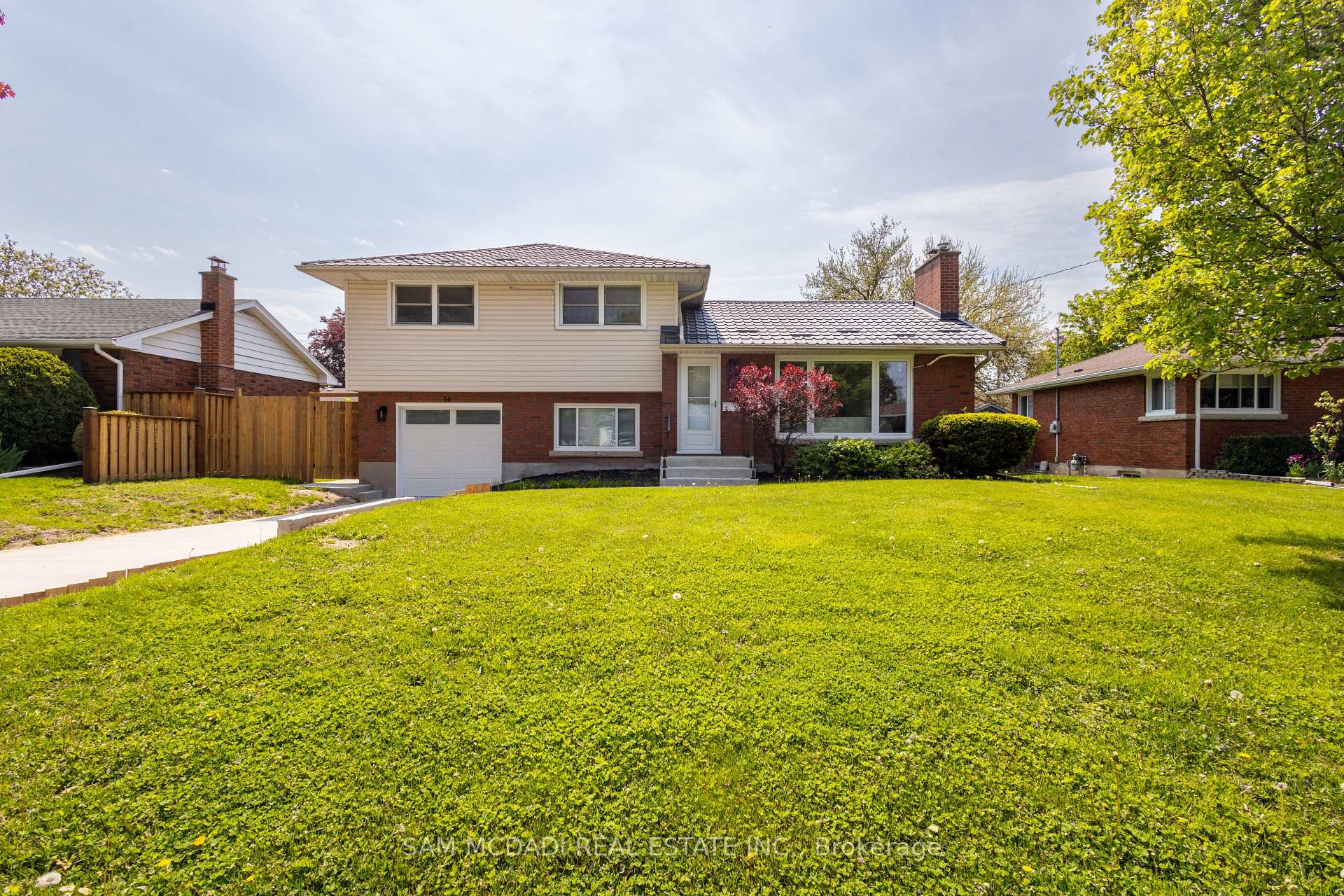 14 Glencairn Drive, St. Catharines, ON L2M 2N3
