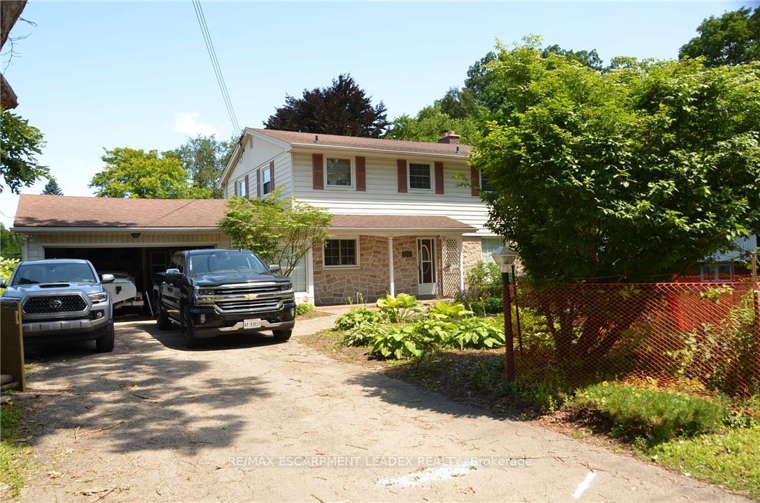 15 St. Anns Court, Hamilton, ON L9C 2C9