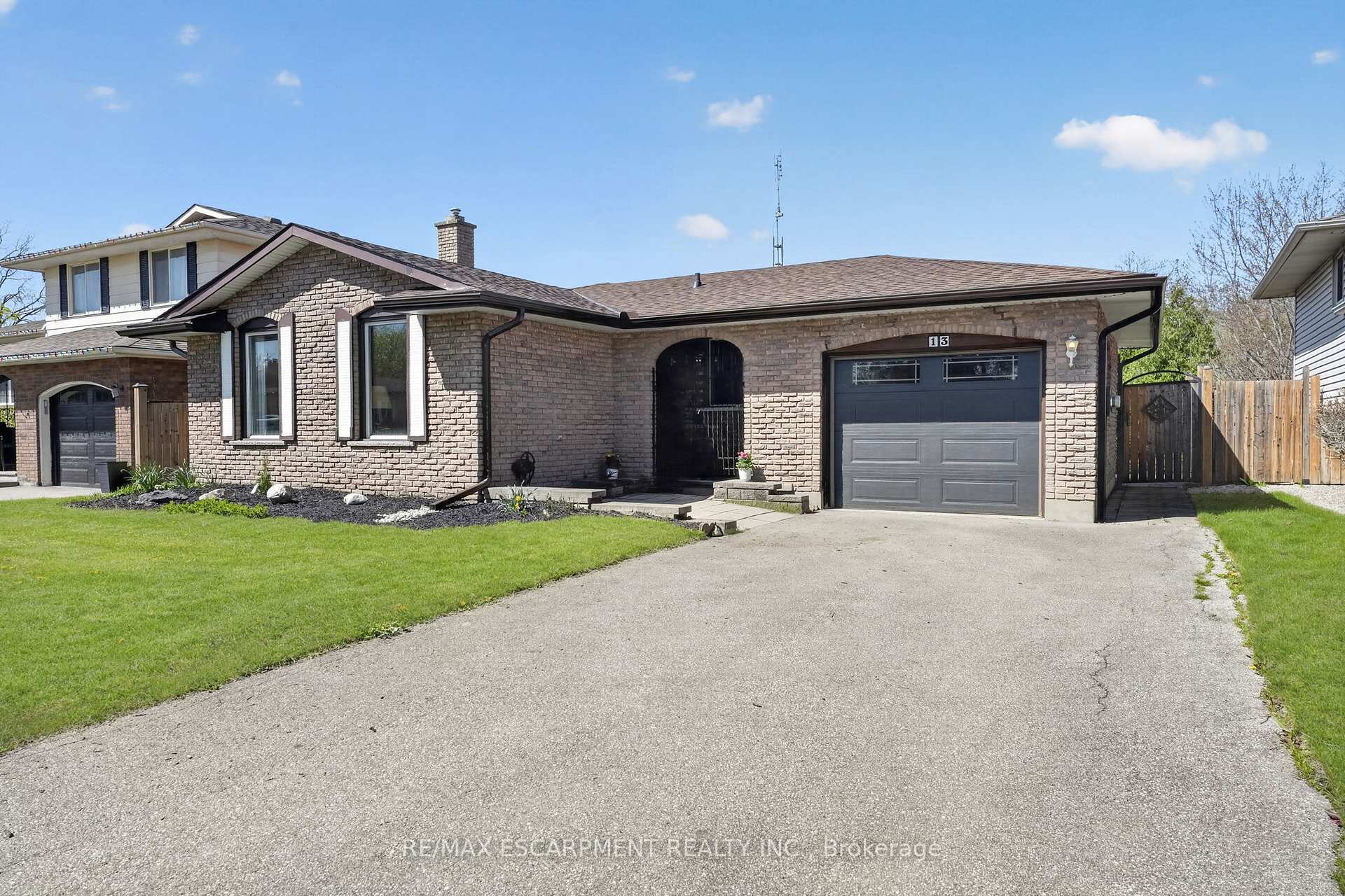 13 Cascade Court, St. Catharines, ON L2P 1T5