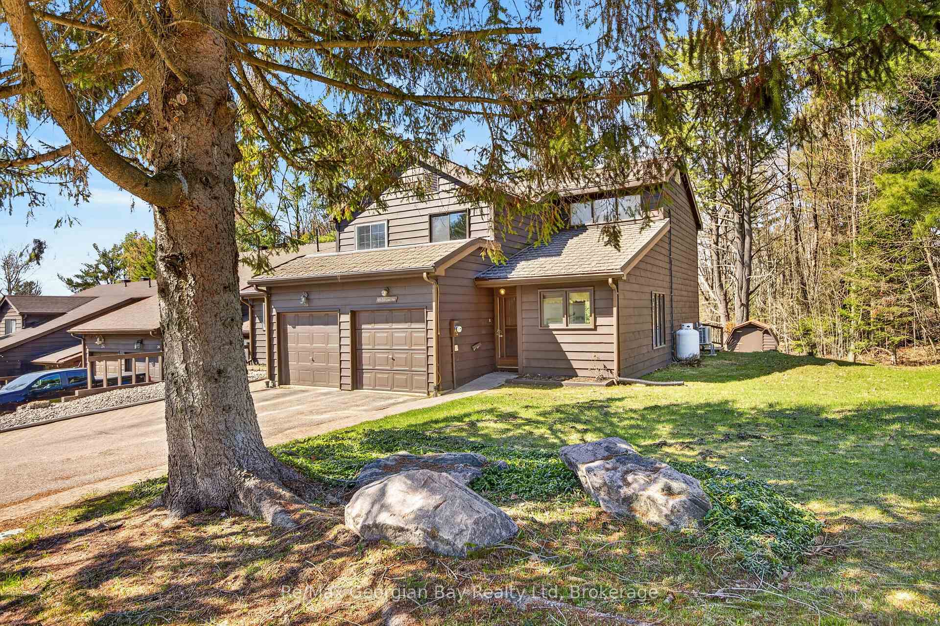30 OAKWOOD Heights, Bracebridge, ON P1L 1M5