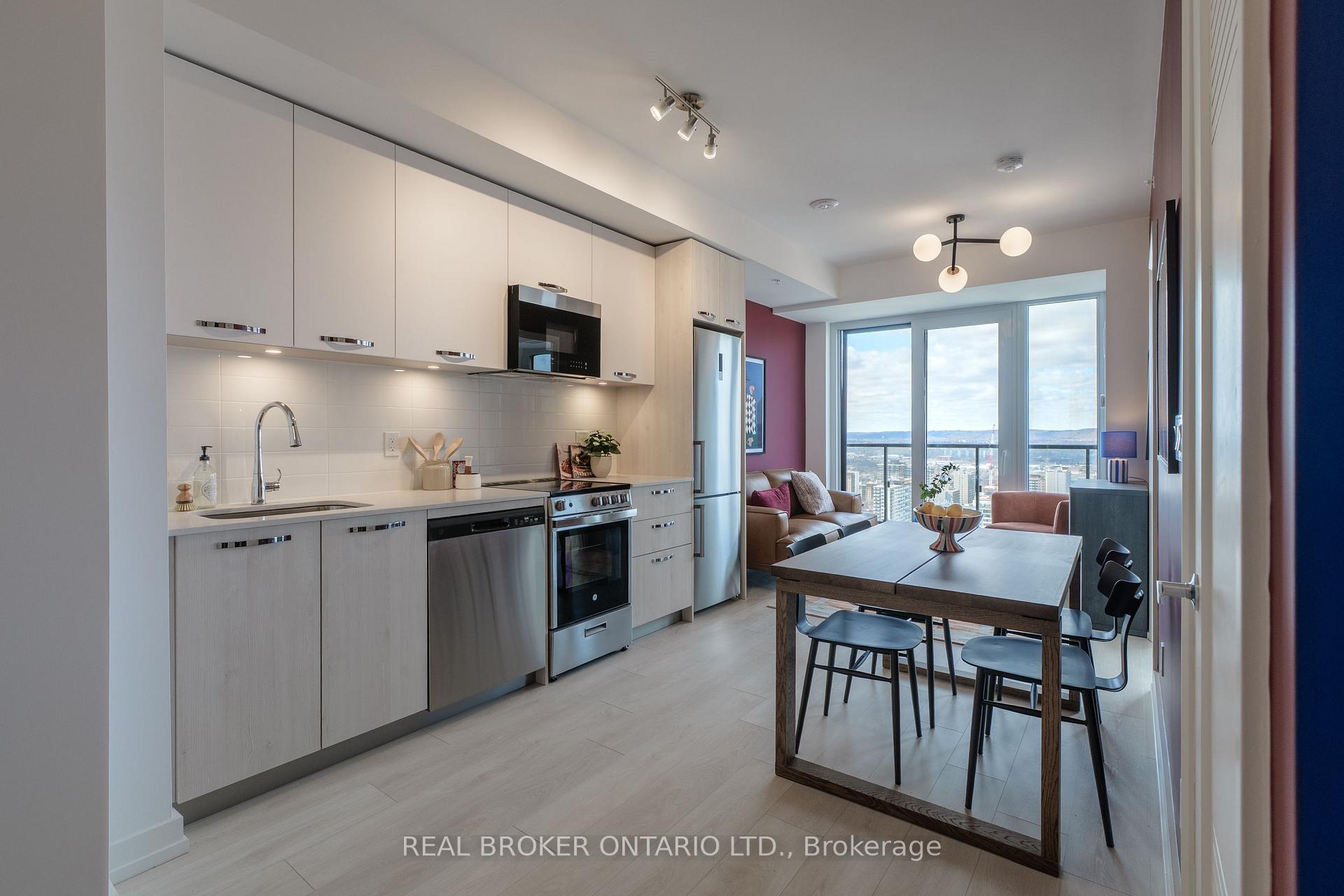 75 JAMES Street S 2701, Hamilton, ON L8P 2Y9