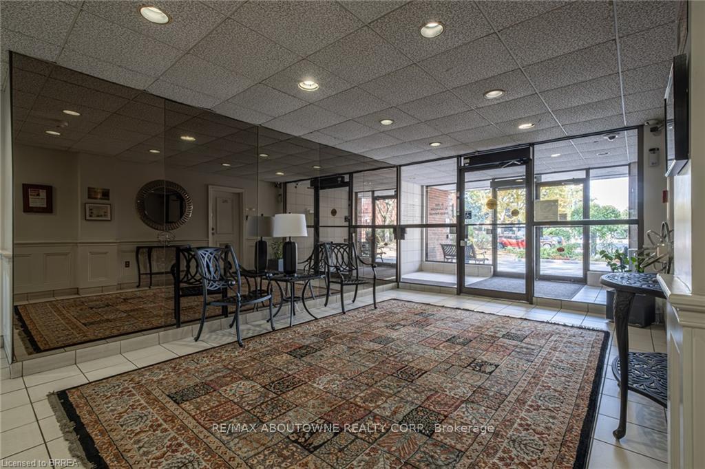 36 Hayhurst Road 334, Brantford — photo 3 of 5