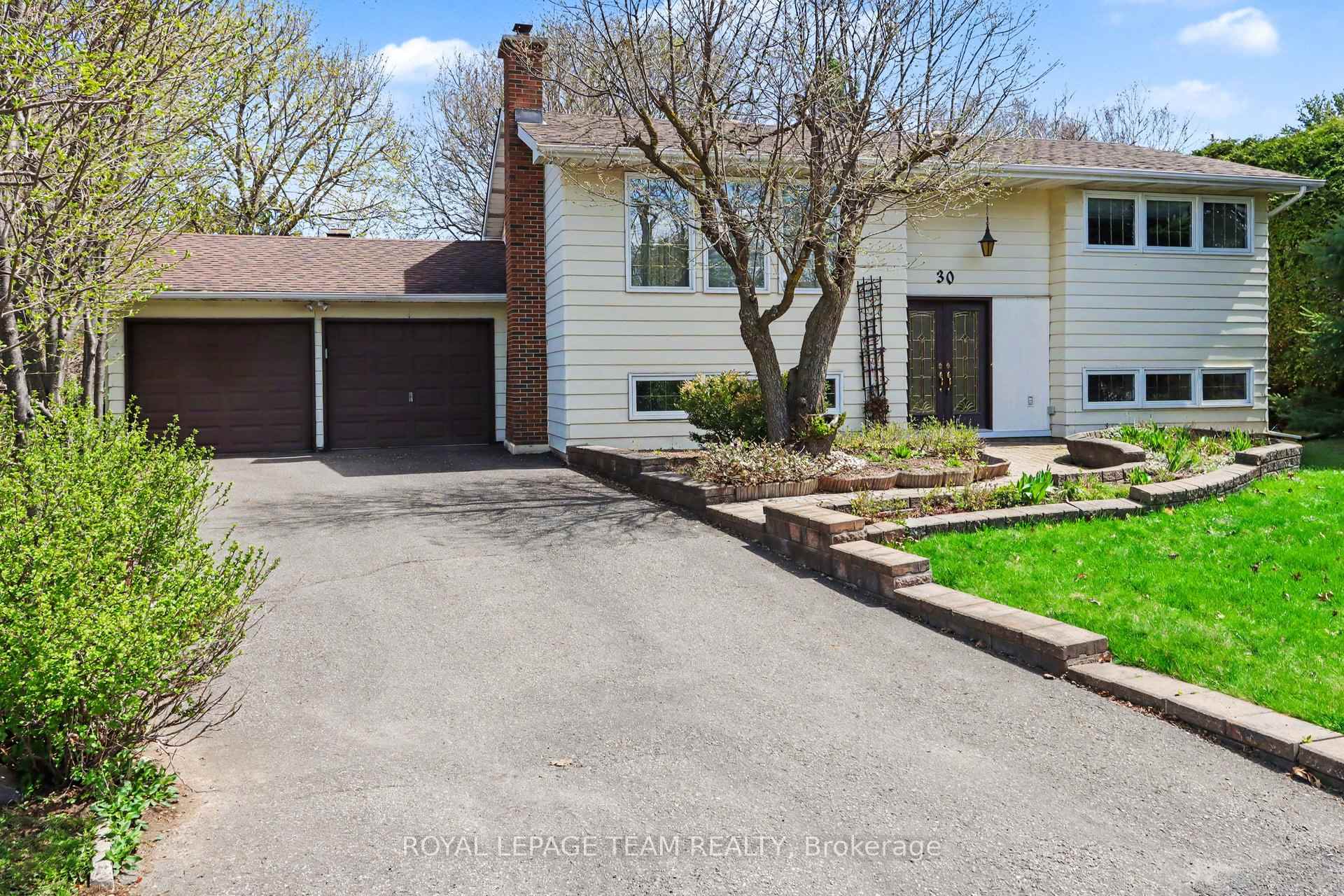 30 Juniper Court, Cityview - Parkwoods Hills - Rideau Shore, ON K2E 5M6