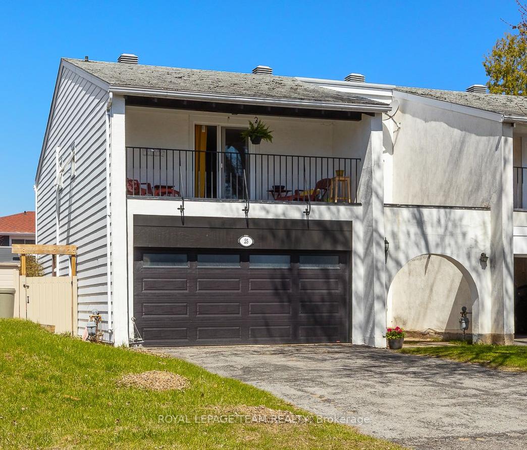 25 Grady Crescent, South of Baseline to Knoxdale, ON K2H 5S2 — South of Baseline to Knoxdale, Ontario