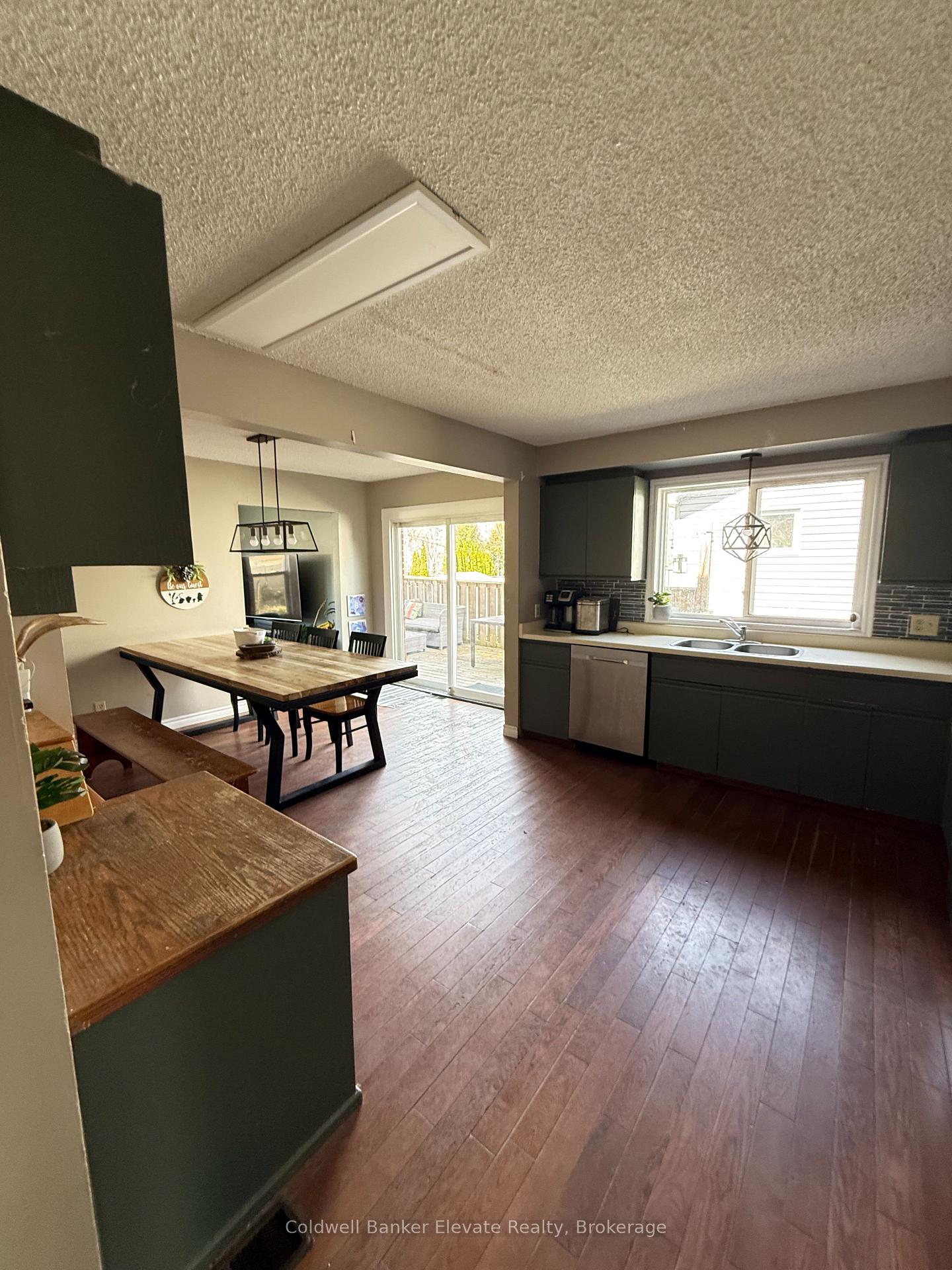 1860 7TH Avenue W, Owen Sound — photo 4 of 5