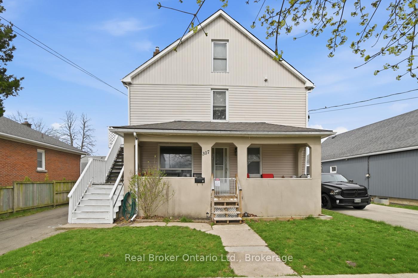 307 Wallace Avenue S, Welland — photo 3 of 5