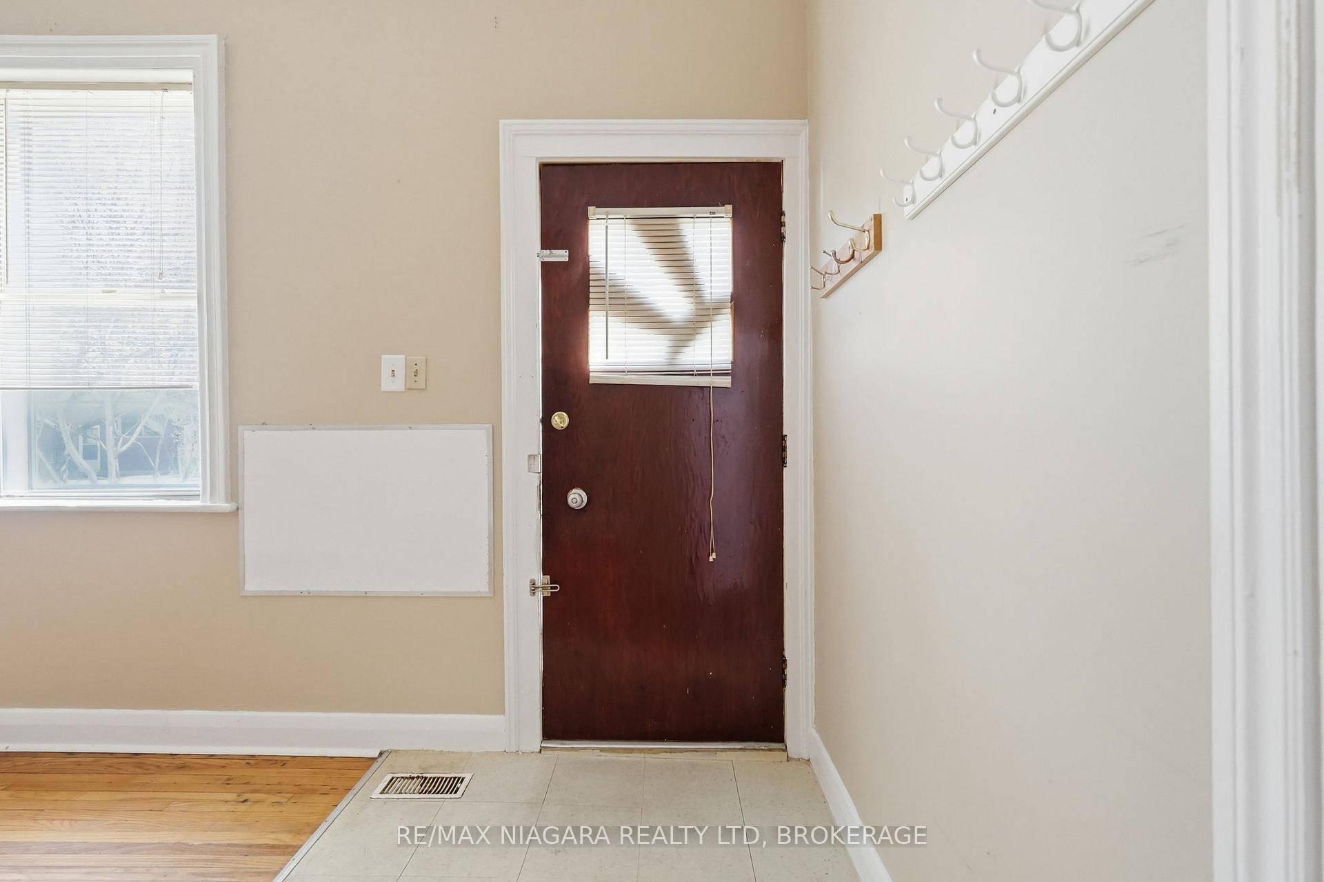 184 Wellington Street, Brantford — photo 4 of 5