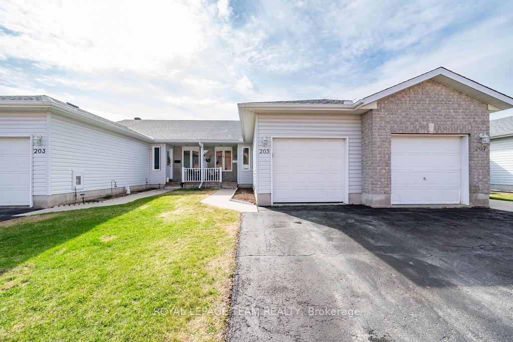 205 RENFREW Avenue W, Renfrew, ON K7V 2Y4