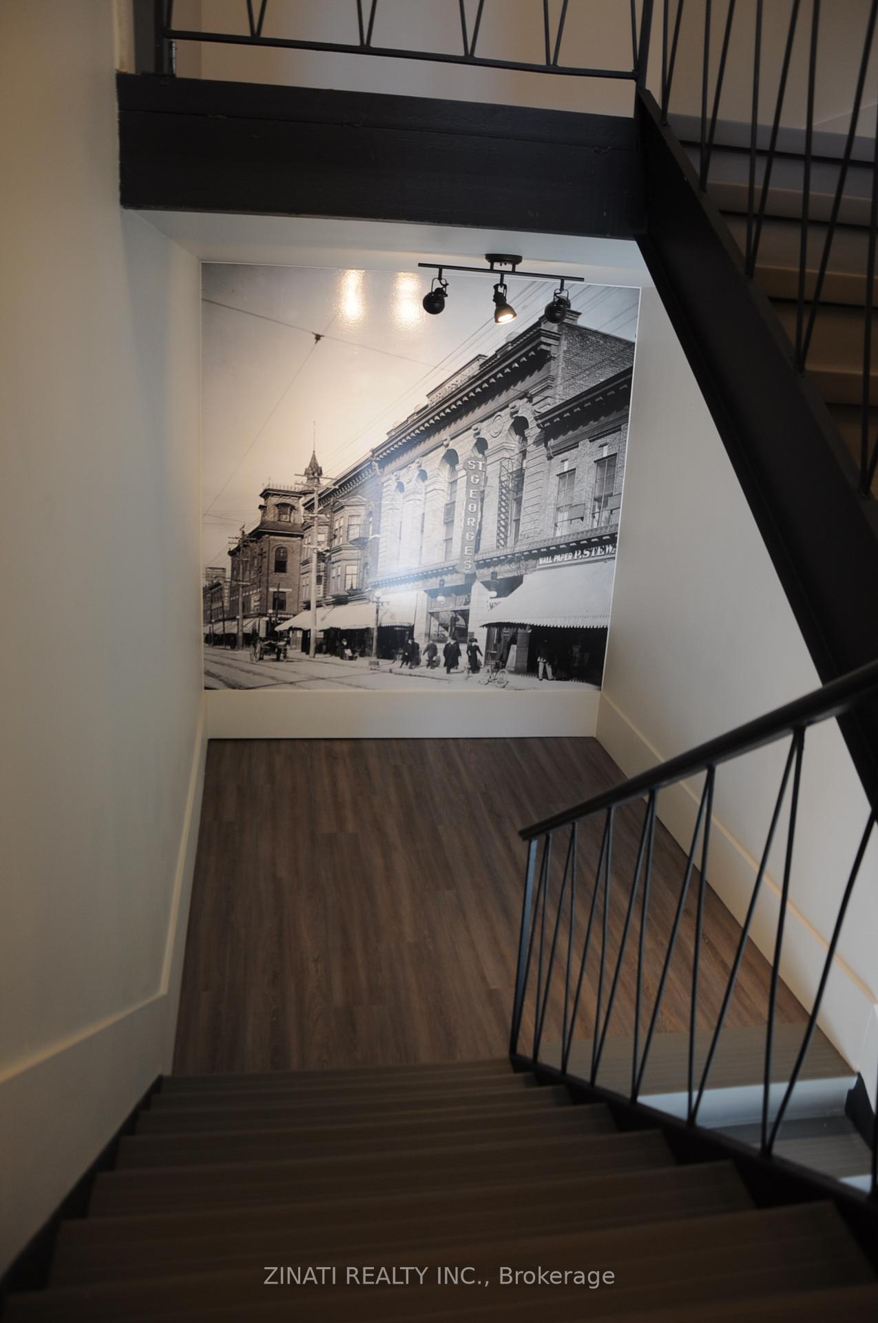 299 Bank Street Second Floor, Ottawa Centre — photo 3 of 5