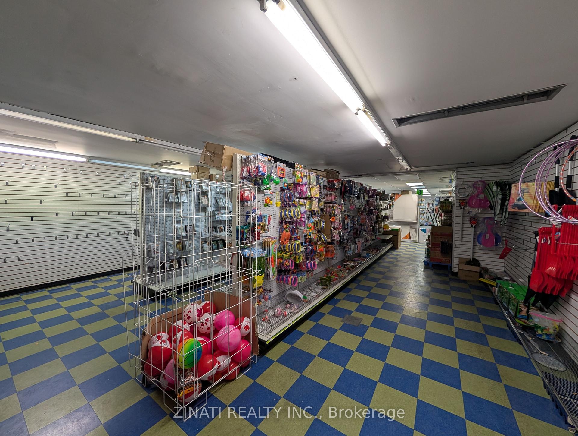 299 Bank Street, Ottawa Centre — photo 4 of 5