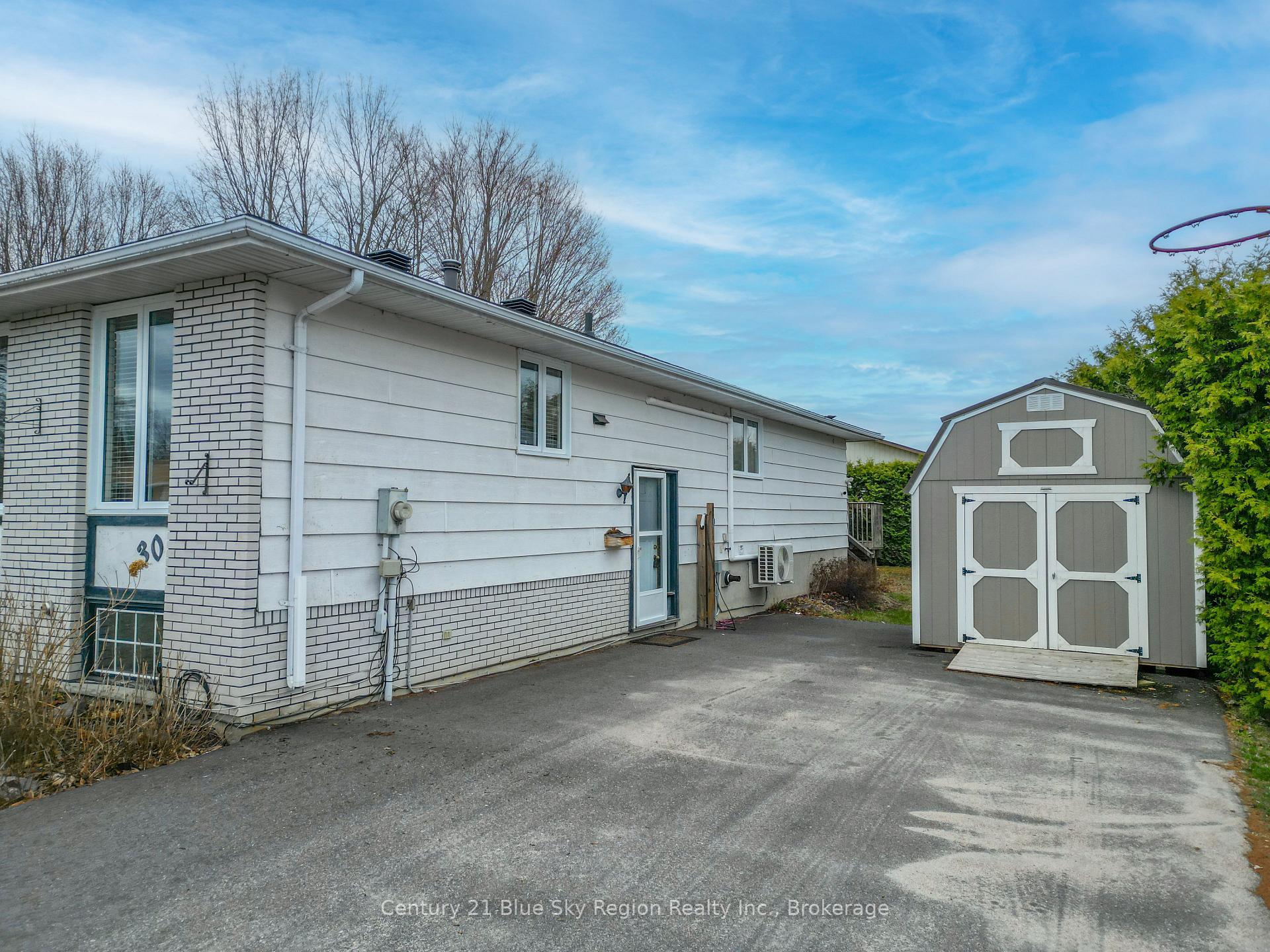 30 Harris Drive, North Bay — photo 3 of 5