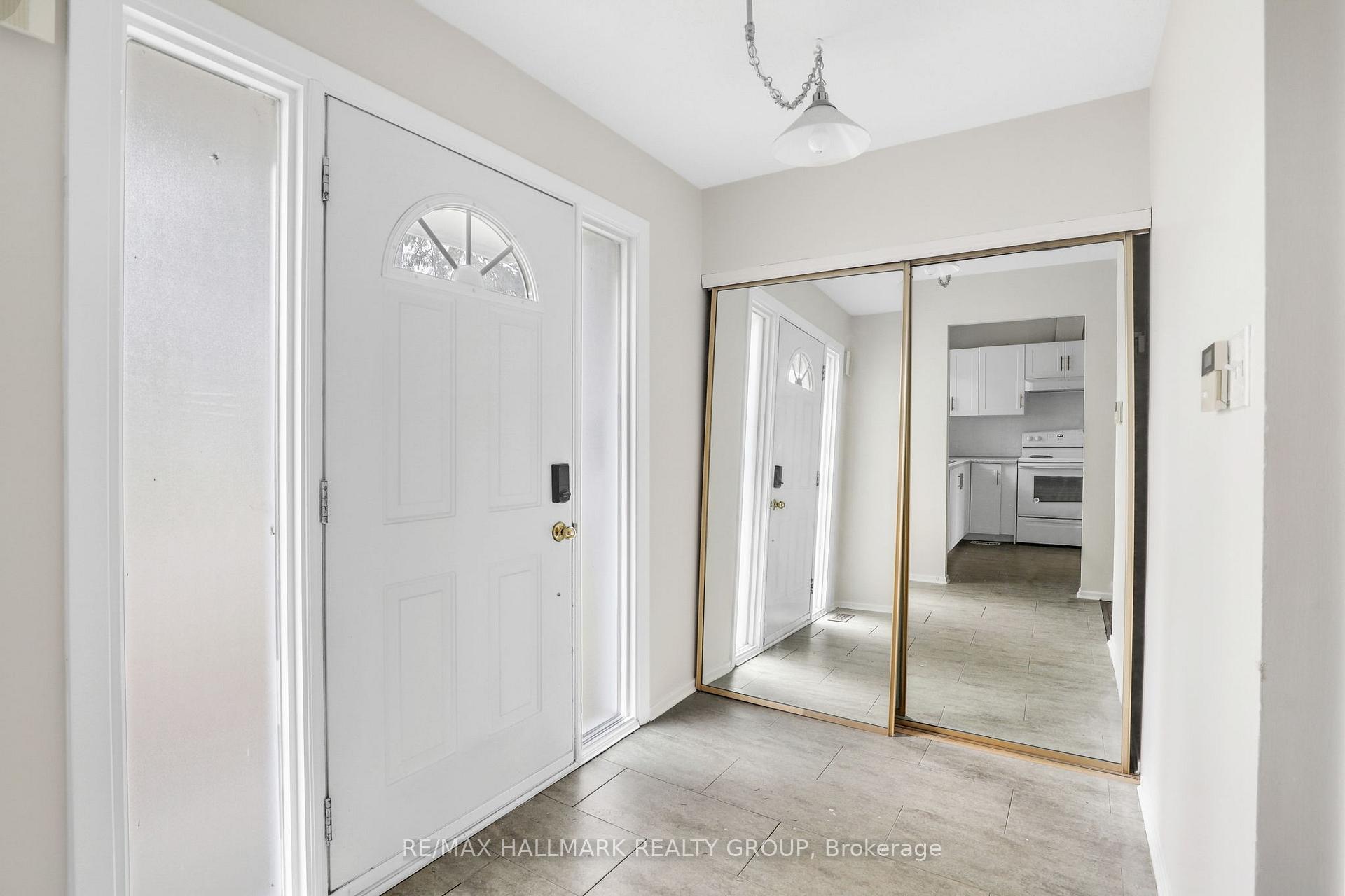 920 Dynes Road 44, Mooneys Bay - Carleton Heights and Area — photo 2 of 5