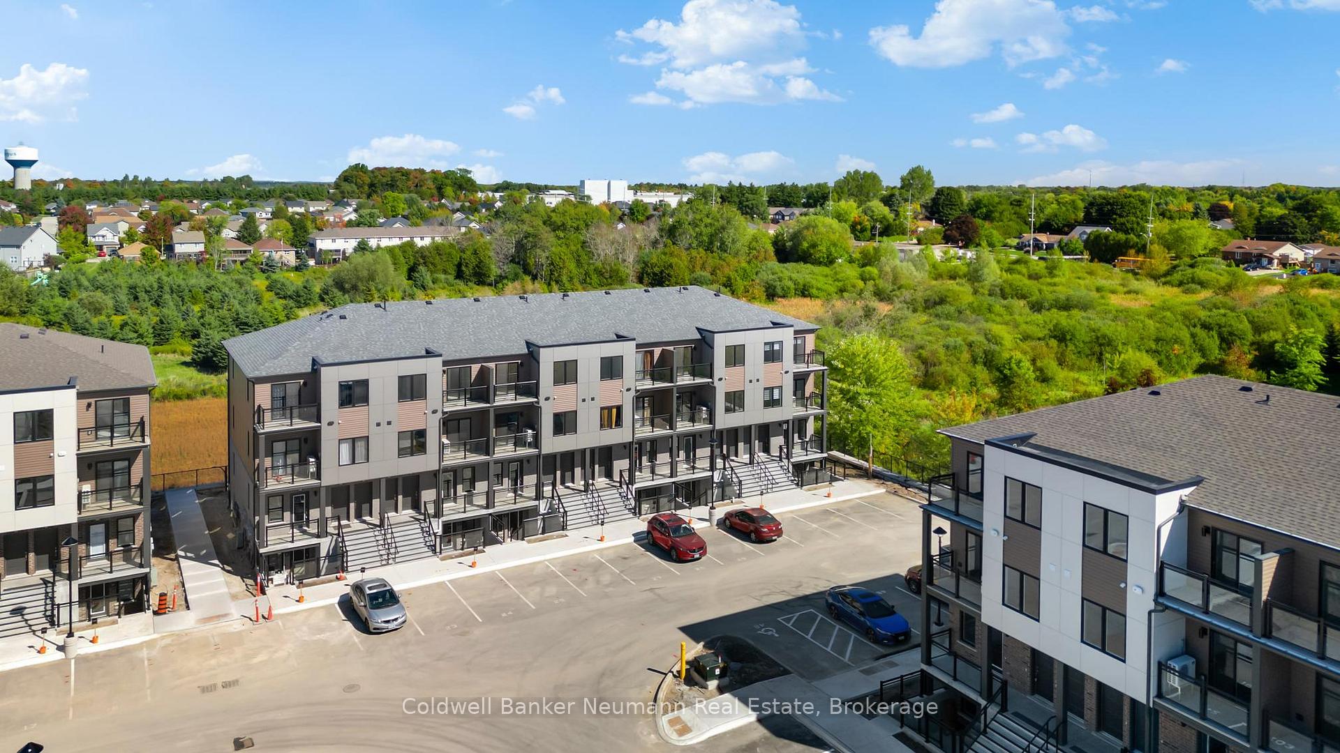 940 St David Street N 51, Centre Wellington — photo 2 of 5
